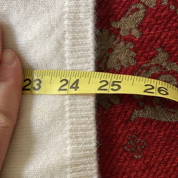 Unbranded ivory cashmere sweater Small. As is - Picture 8 of 8